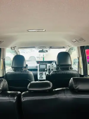 Toyota Noah 2012 Silver