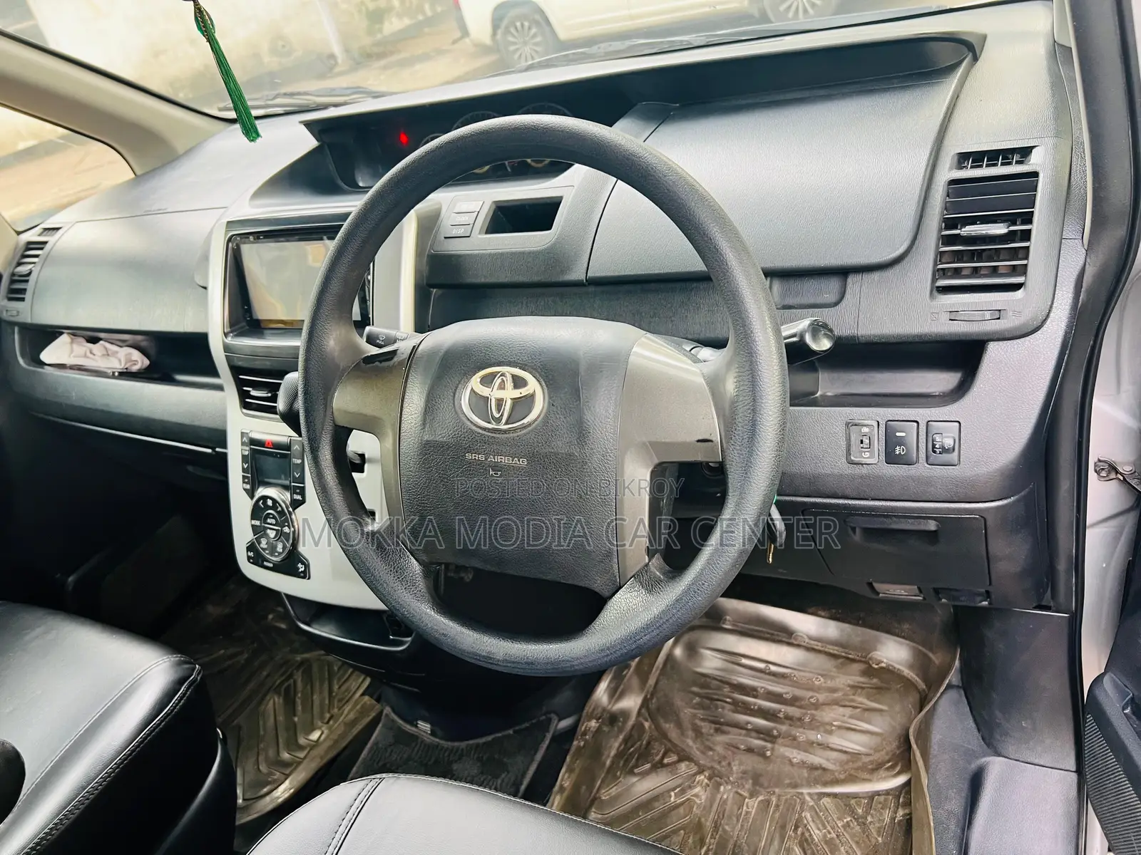 Toyota Noah 2012 Silver