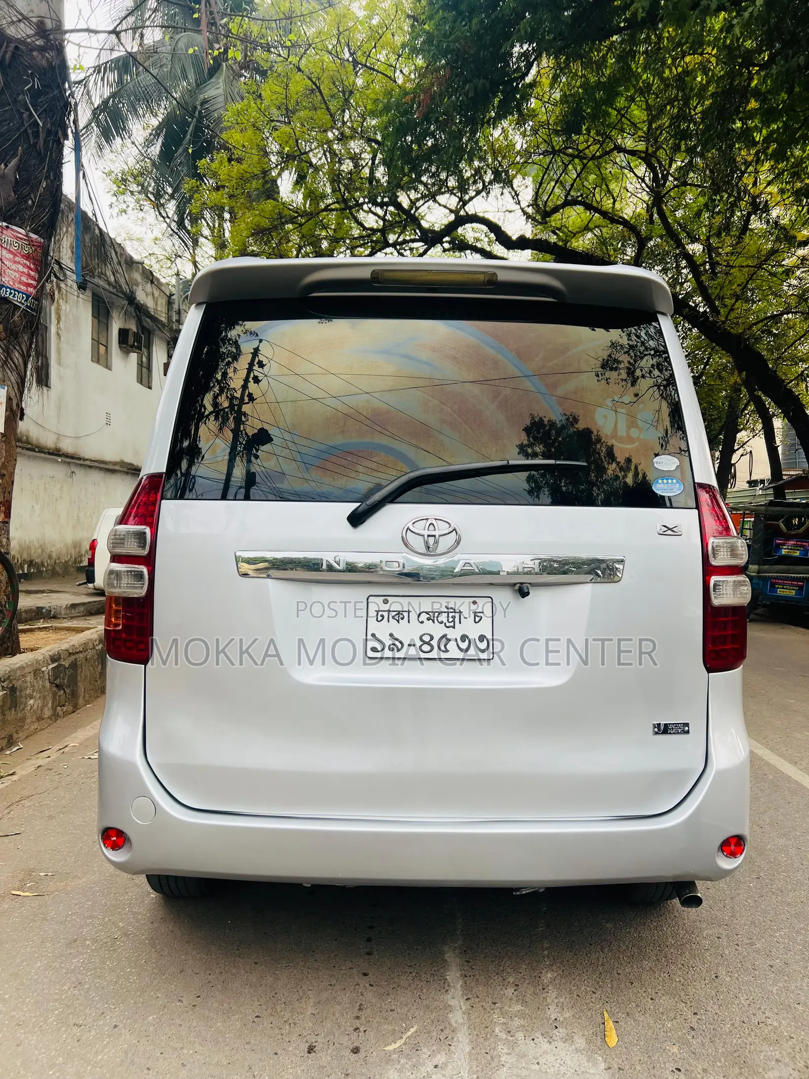 Toyota Noah 2012 Silver