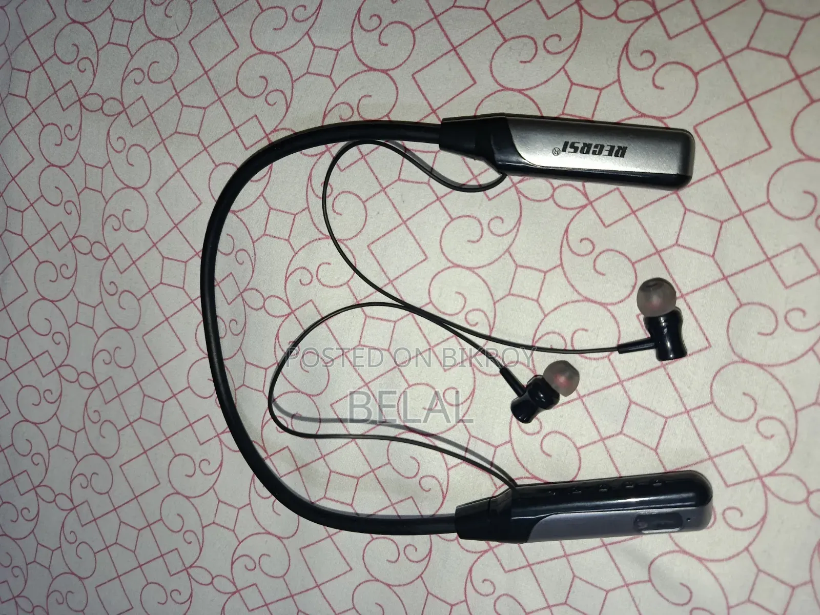 Regrsi Neck Band