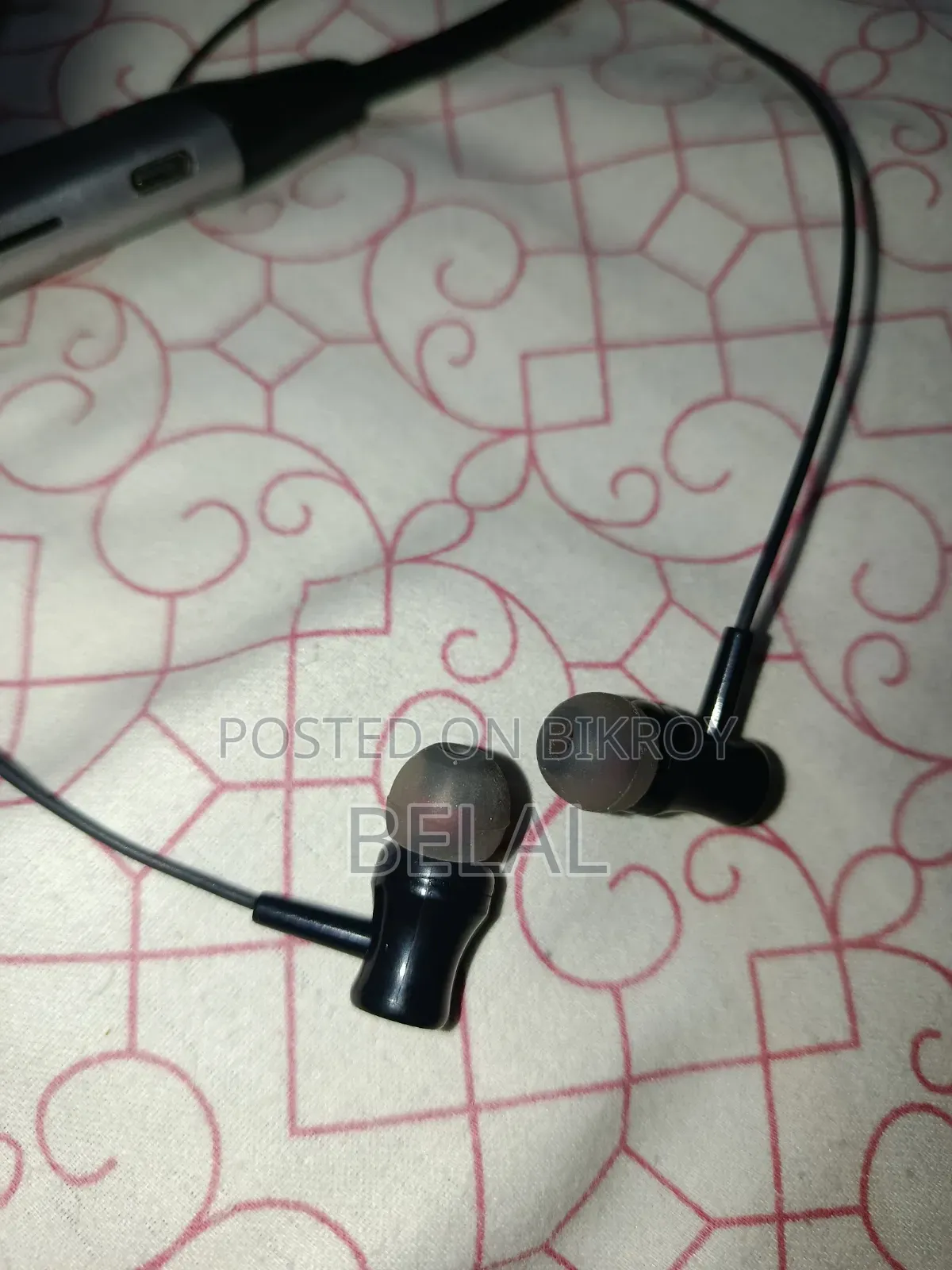 Regrsi Neck Band