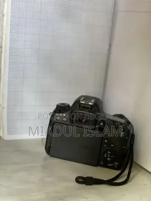 ক্যানন ৭৭ডি ডিএসএলআর ক্যামেরা