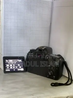 ক্যানন ৭৭ডি ডিএসএলআর ক্যামেরা