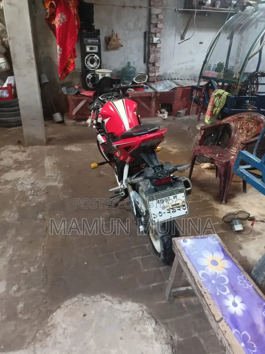 হোন্ডা সিবিআর ২০১৮ রেড