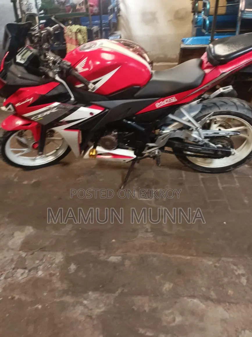হোন্ডা সিবিআর ২০১৮ রেড