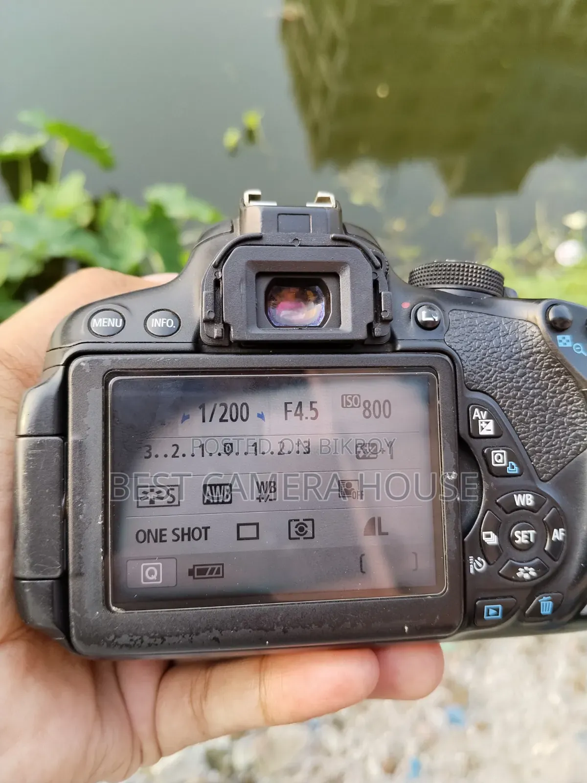 ৭০০ডি + ১৮-৫৫ মিমি এসটিএম