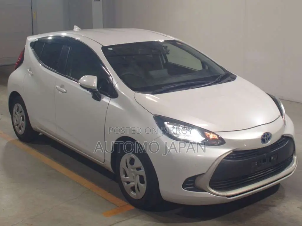 Toyota Aqua 2021 White