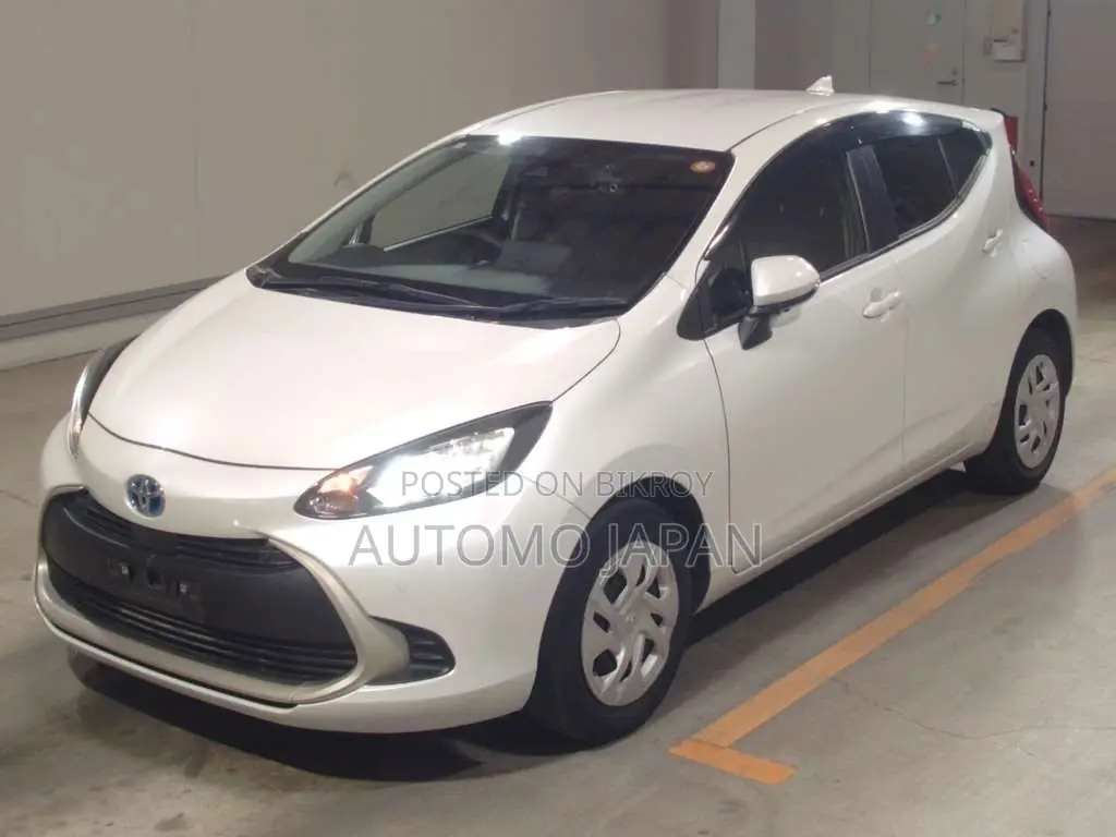 Toyota Aqua 2021 White