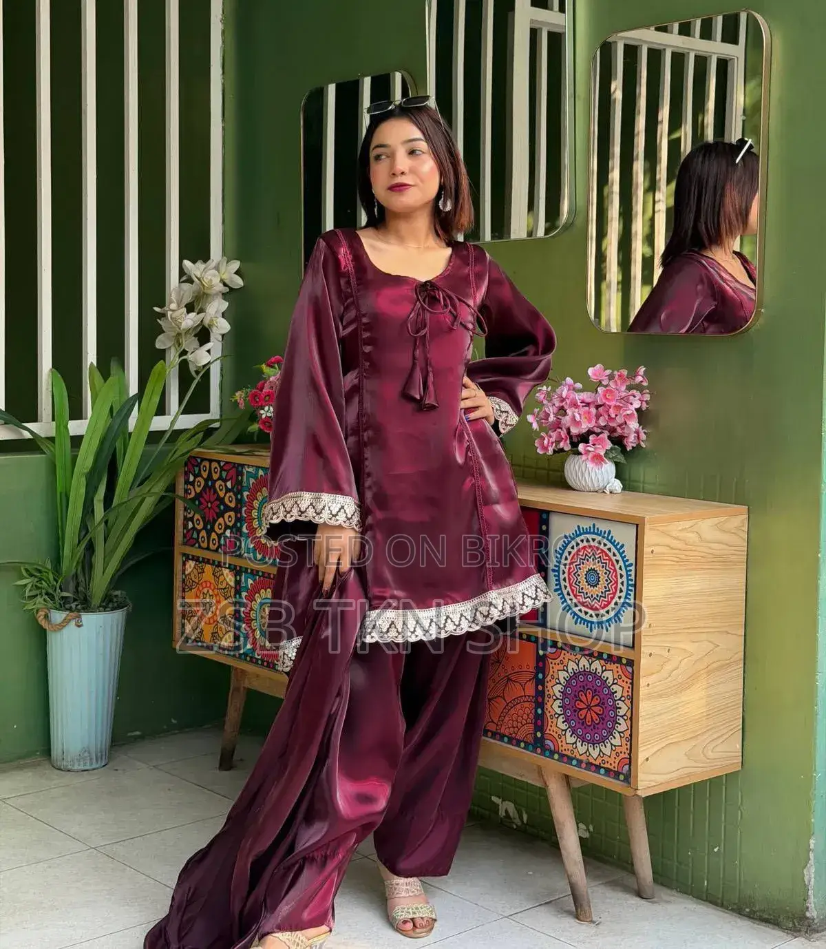 প্রিমিয়াম কোয়ালিটি গাউন থ্রি-পিস