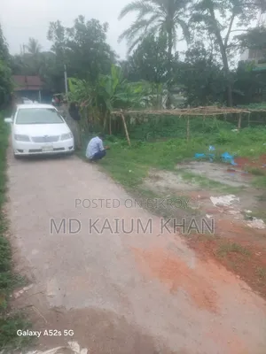 জমি বিক্রি করা হবে কেউ যদি নিতে আগ্রহী হন তাহলে যোগাযোগ করতে পারেন