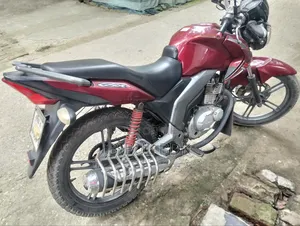 Suzuki GSX 125 2023 Red