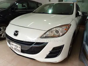 মাজদা অ্যাক্সিলা ২০১১ হোয়াইট