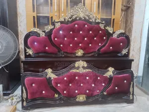 Bed 5/7 Velvet.