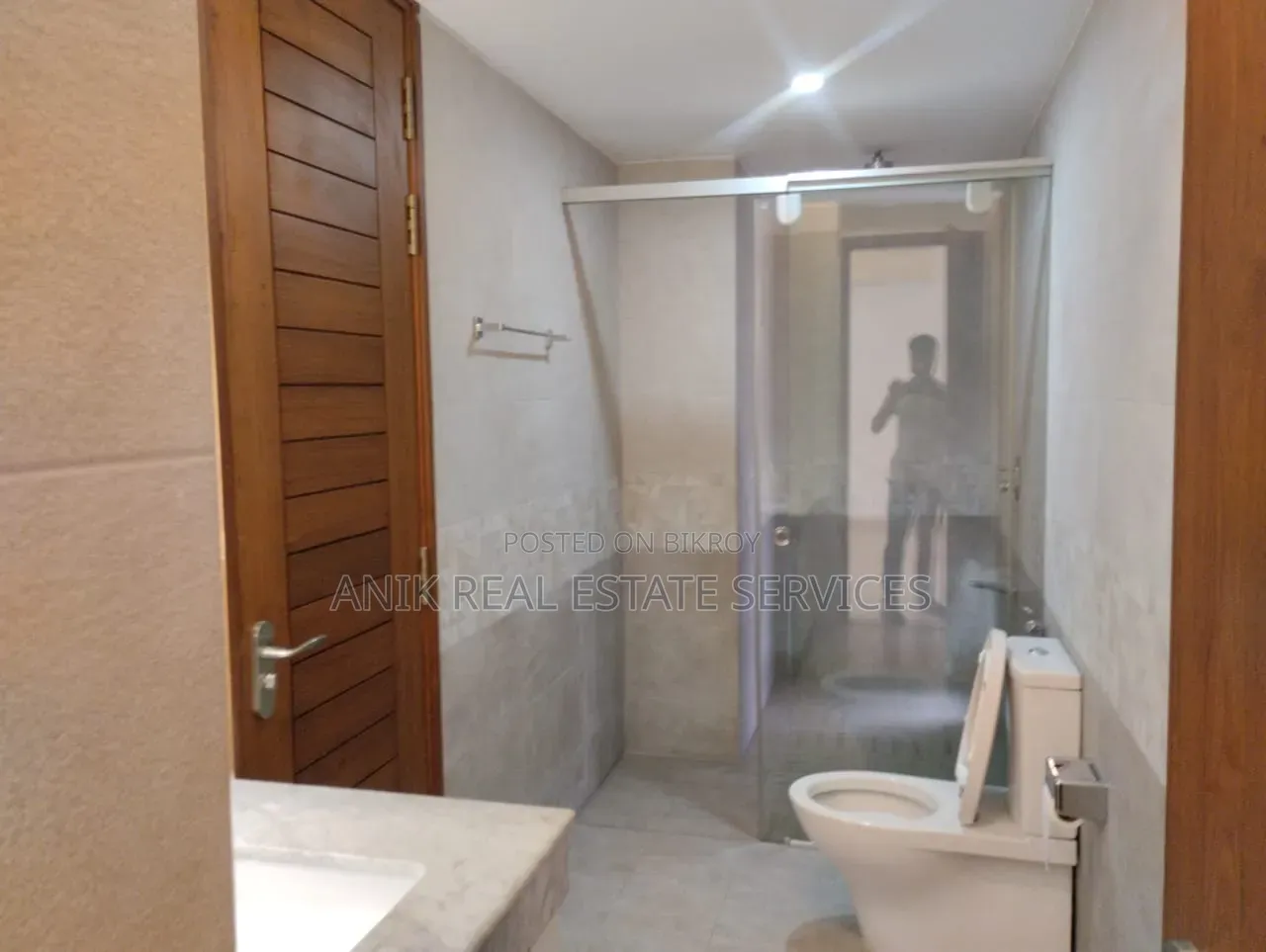 4-bedroom Apartment in Anik Real Estate, Gulshan for Rent