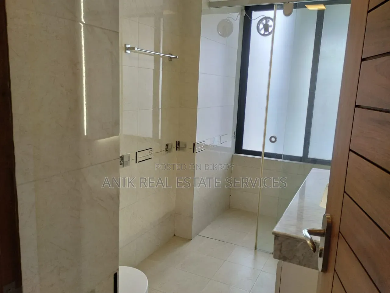 4-bedroom Apartment in Anik Real Estate, Gulshan for Rent