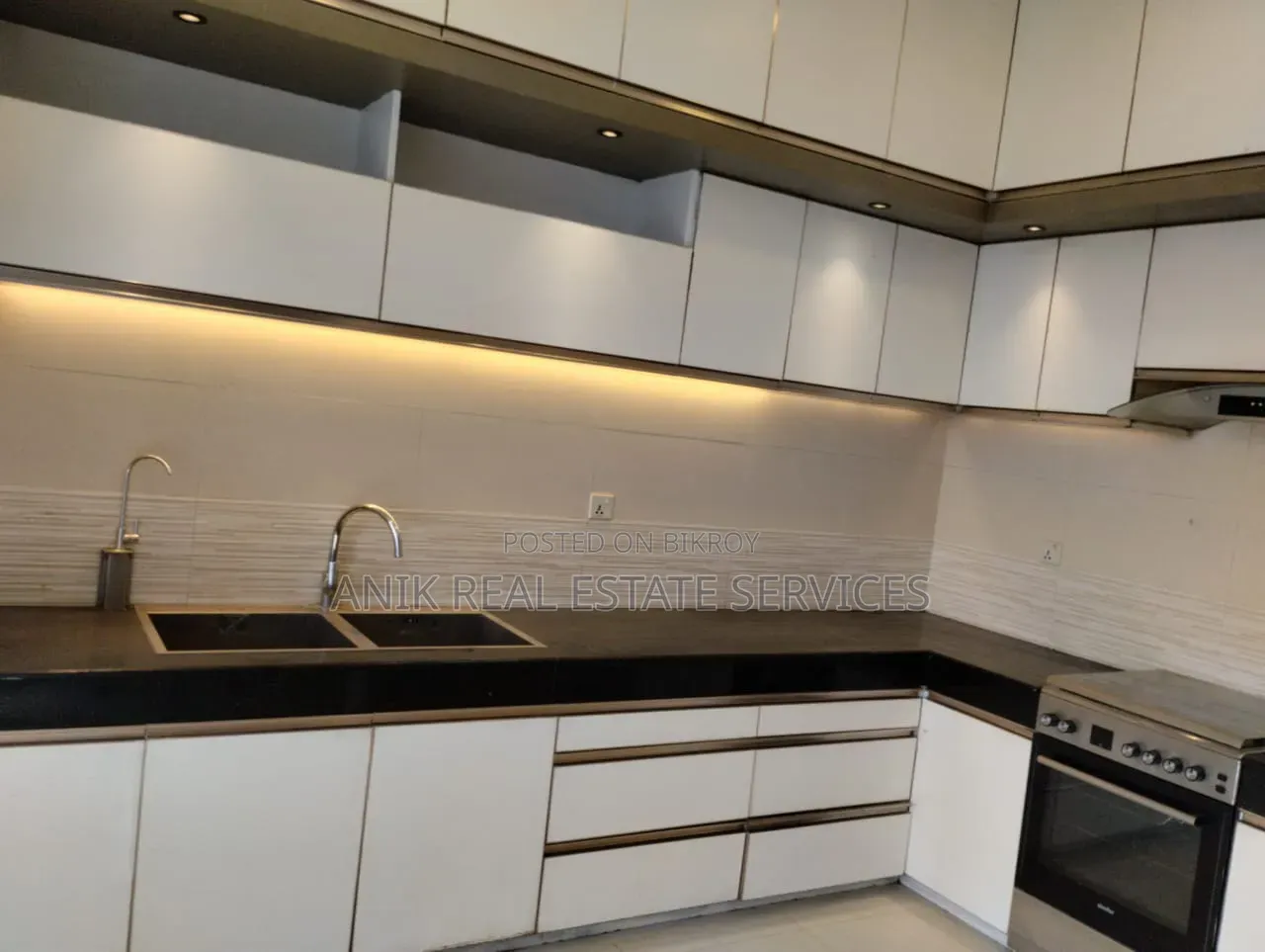 4-bedroom Apartment in Anik Real Estate, Gulshan for Rent