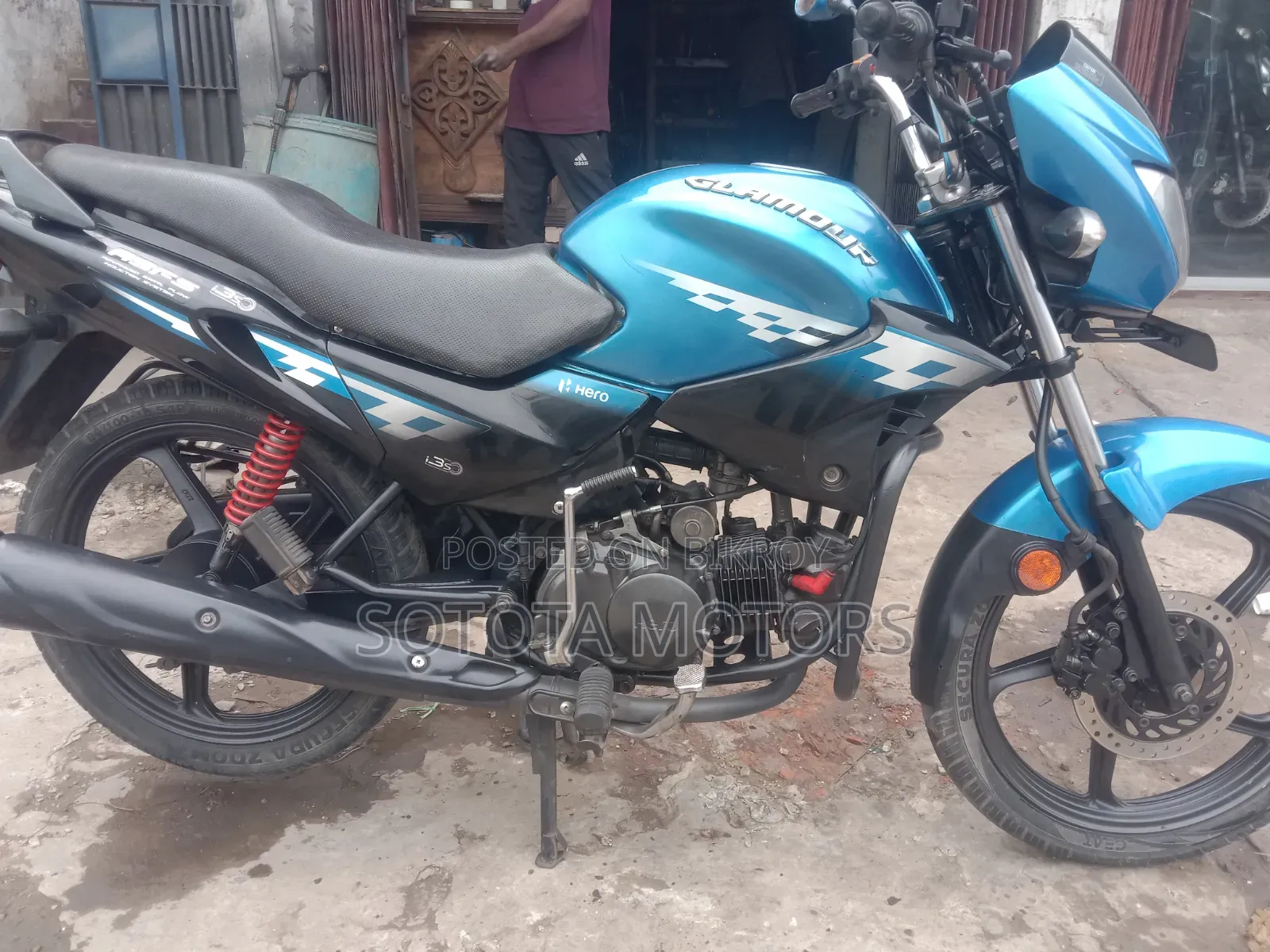 Hero Glamour 2021 Blue