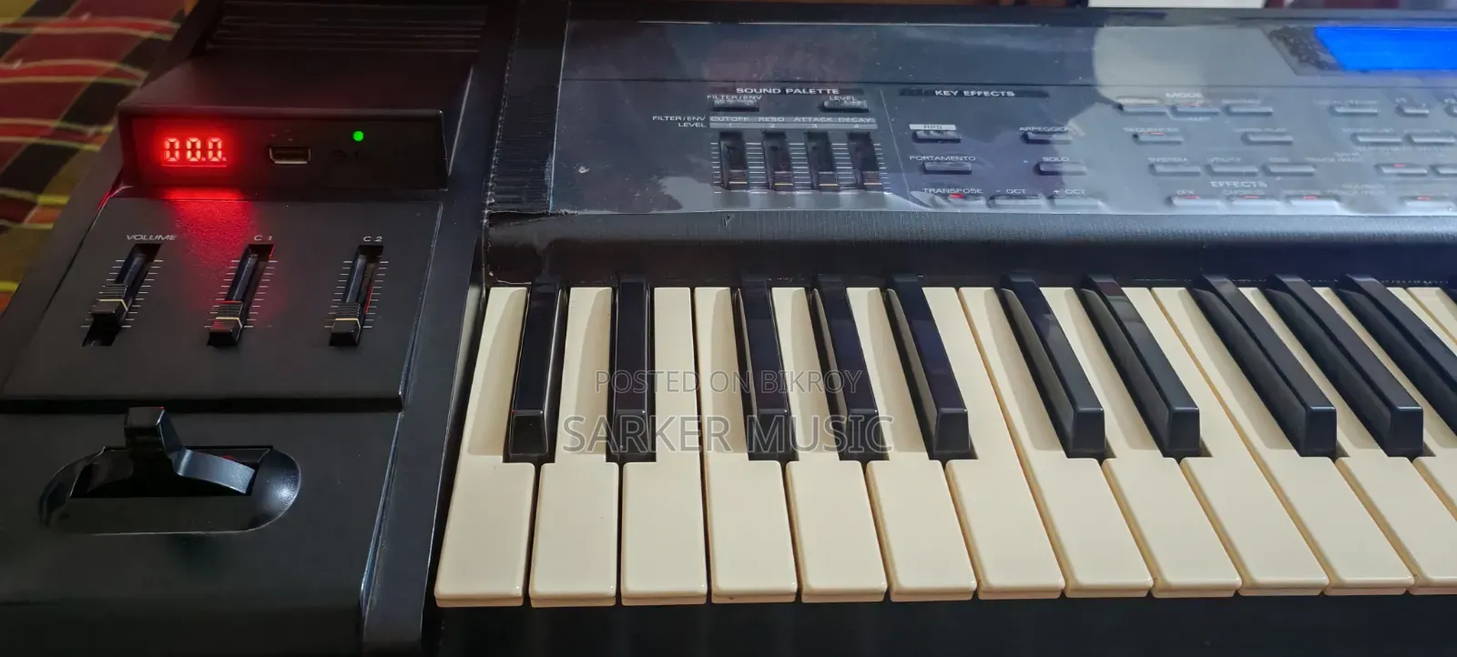 Roland XP 60 Keyboard