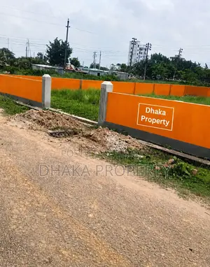 30ft Rd 5 Katha South at Sector-16/G