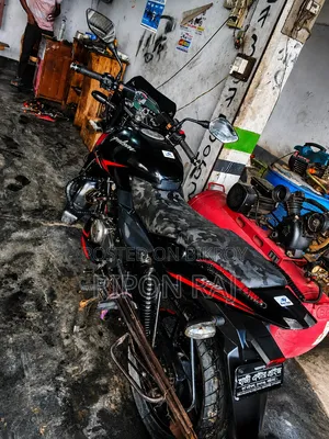 Bajaj Pulsar 150 2022 Red