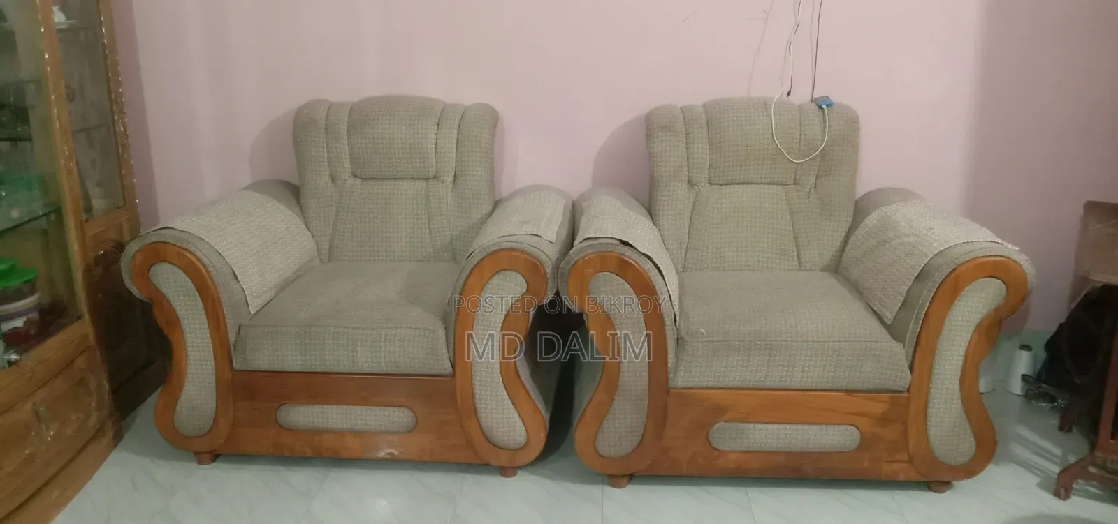 Shegun Kather Sofa Set