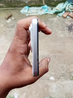 iQOO 8 GB Silver