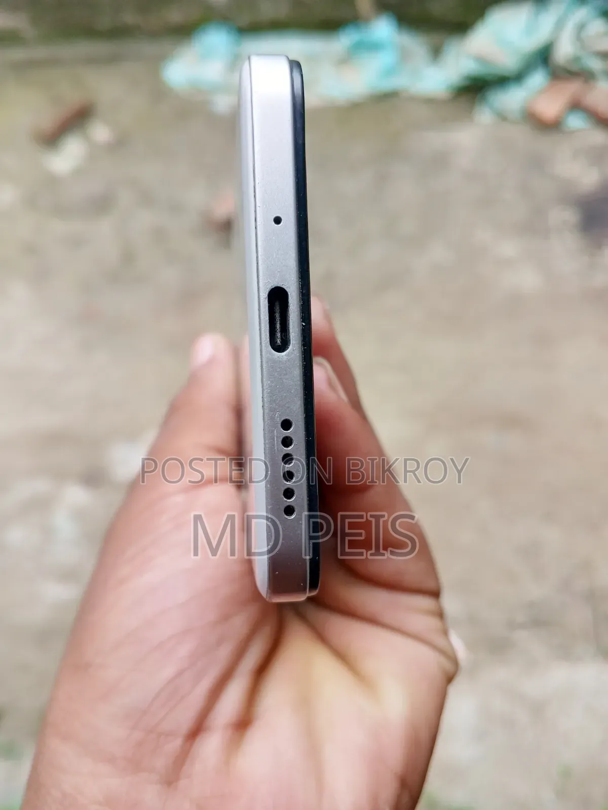 iQOO 8 GB Silver