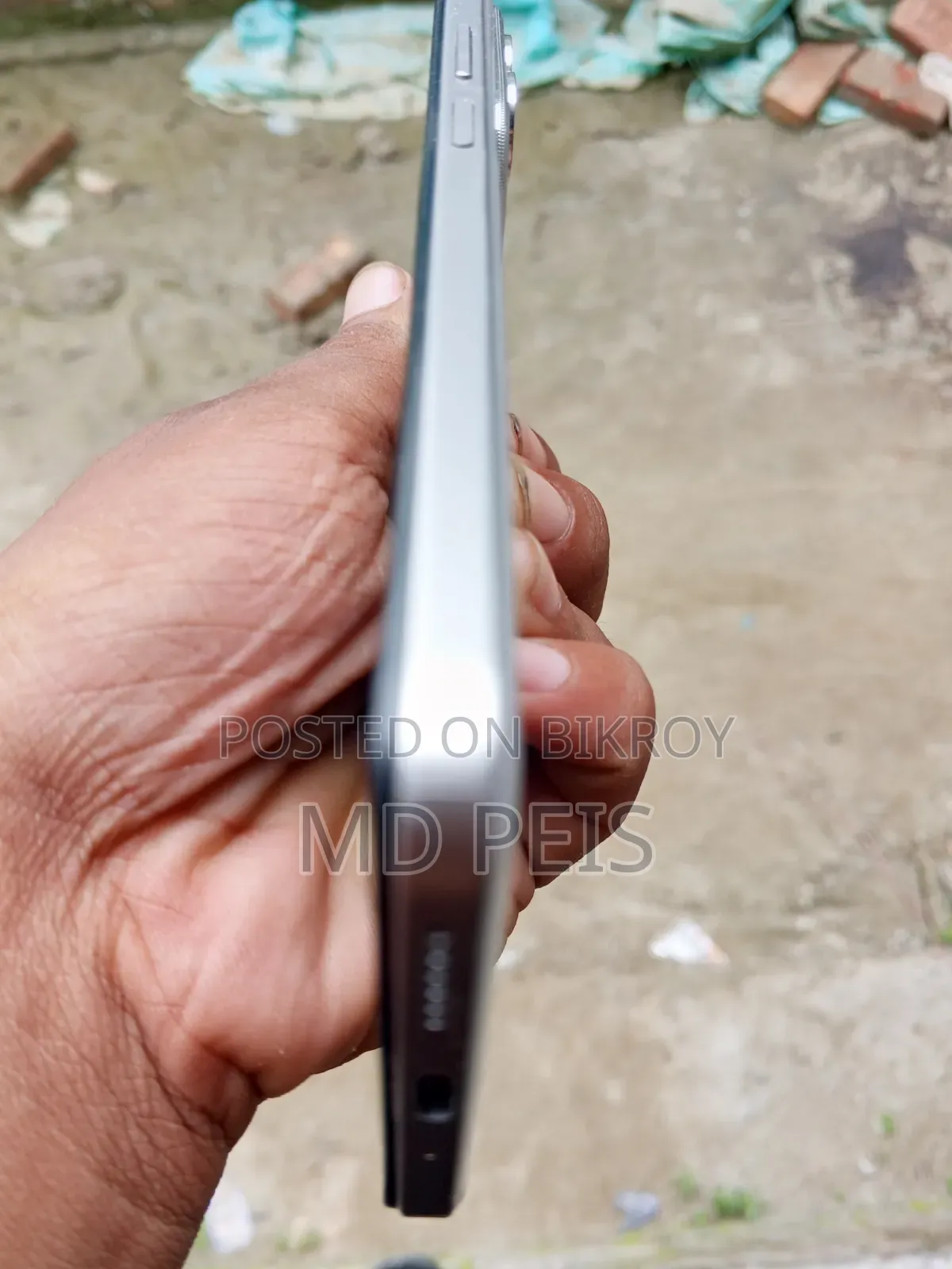 iQOO 8 GB Silver