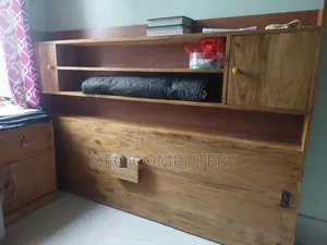 ৮১ কাঠের বক্স খাট
