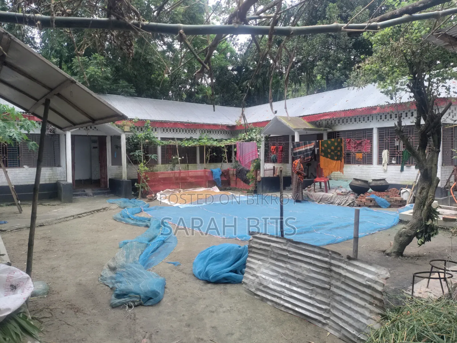 6-bedroom House in Postim Poran, Pirgacha for sale