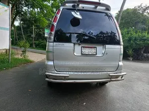 Toyota Noah 2.0 AWD (8 Seater) 2001 Silver