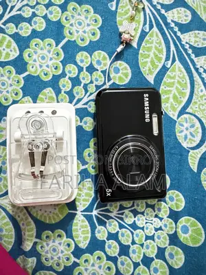 Samsung Pl170 for Sale (Dual Screen Camera) 10/10 Condition