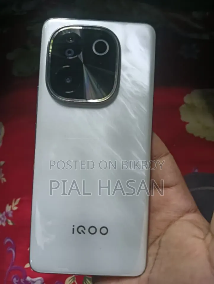 iQOO 256 GB White