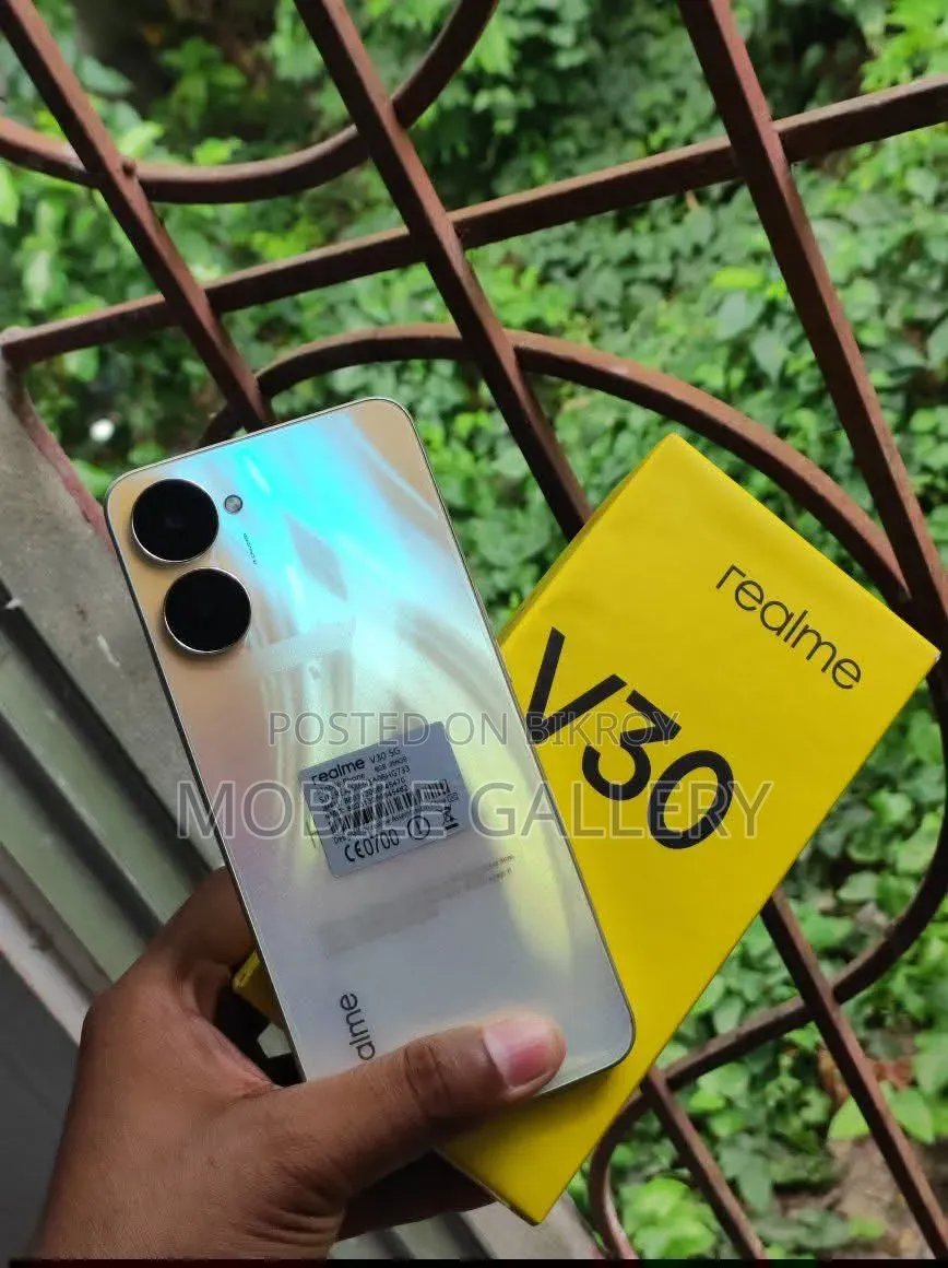 New Realme V30 128 GB Gold