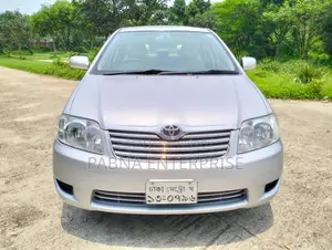টয়োটা করোলা ২০০৫ সিলভার