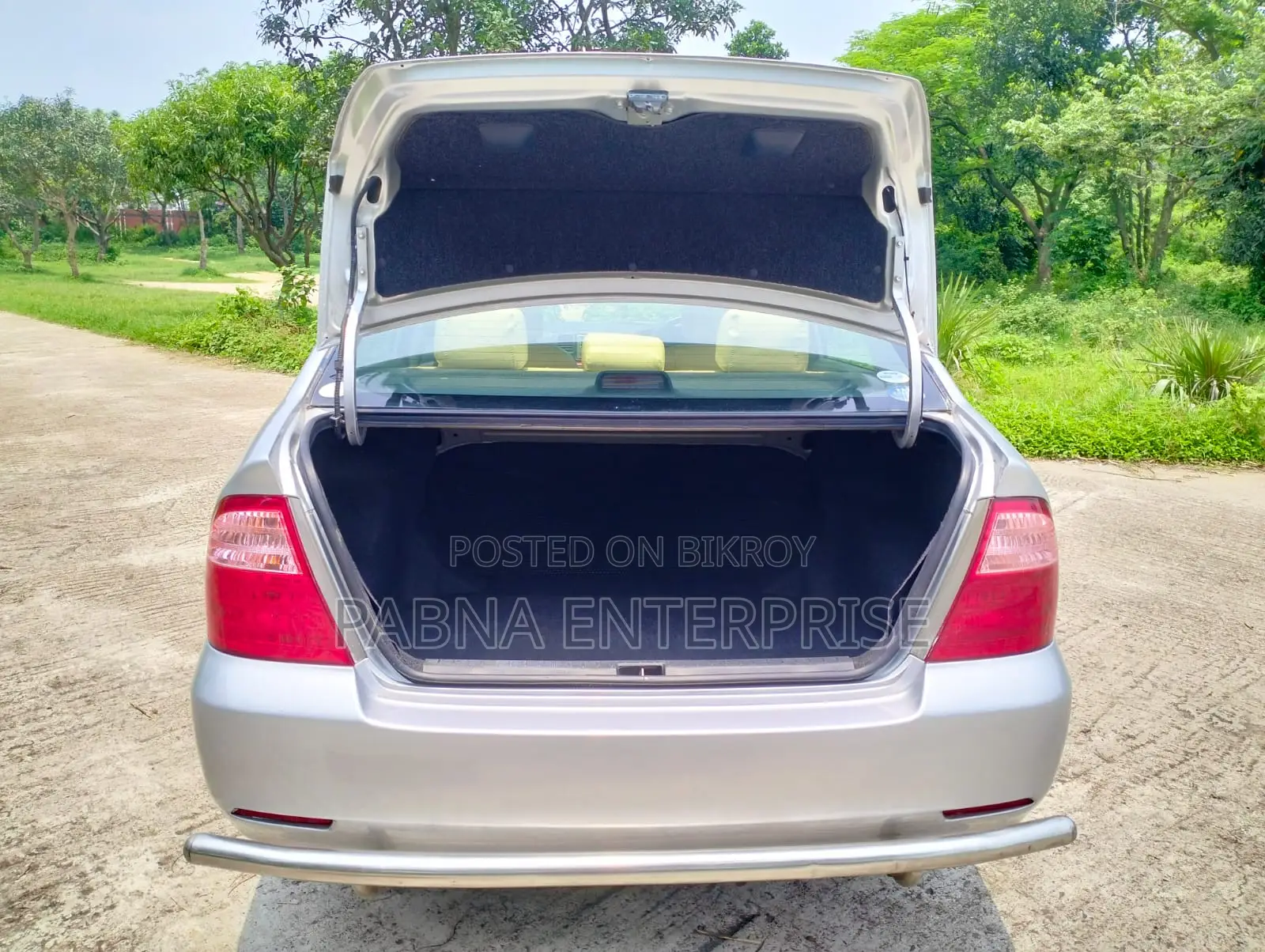 টয়োটা করোলা ২০০৫ সিলভার