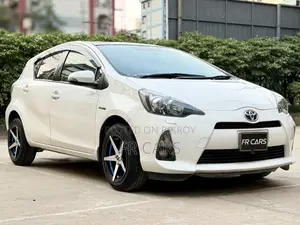 Toyota Aqua 2013 Pearl
