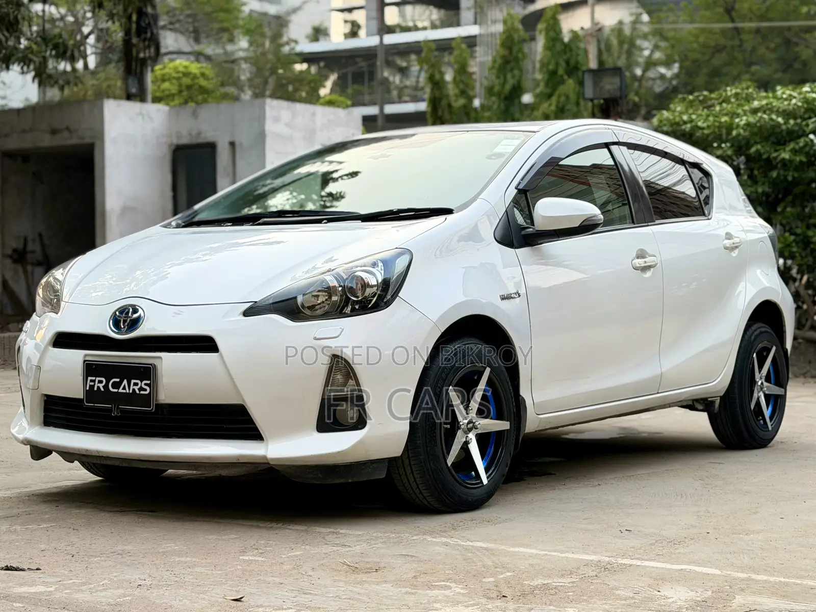 Toyota Aqua 2013 Pearl