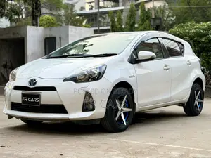 Toyota Aqua 2013 Pearl