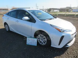Toyota Prius 2021 Pearl