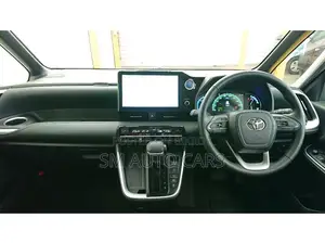 Toyota Noah 2022 Pearl
