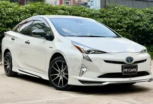 Toyota Prius Four Touring 2018 Pearl