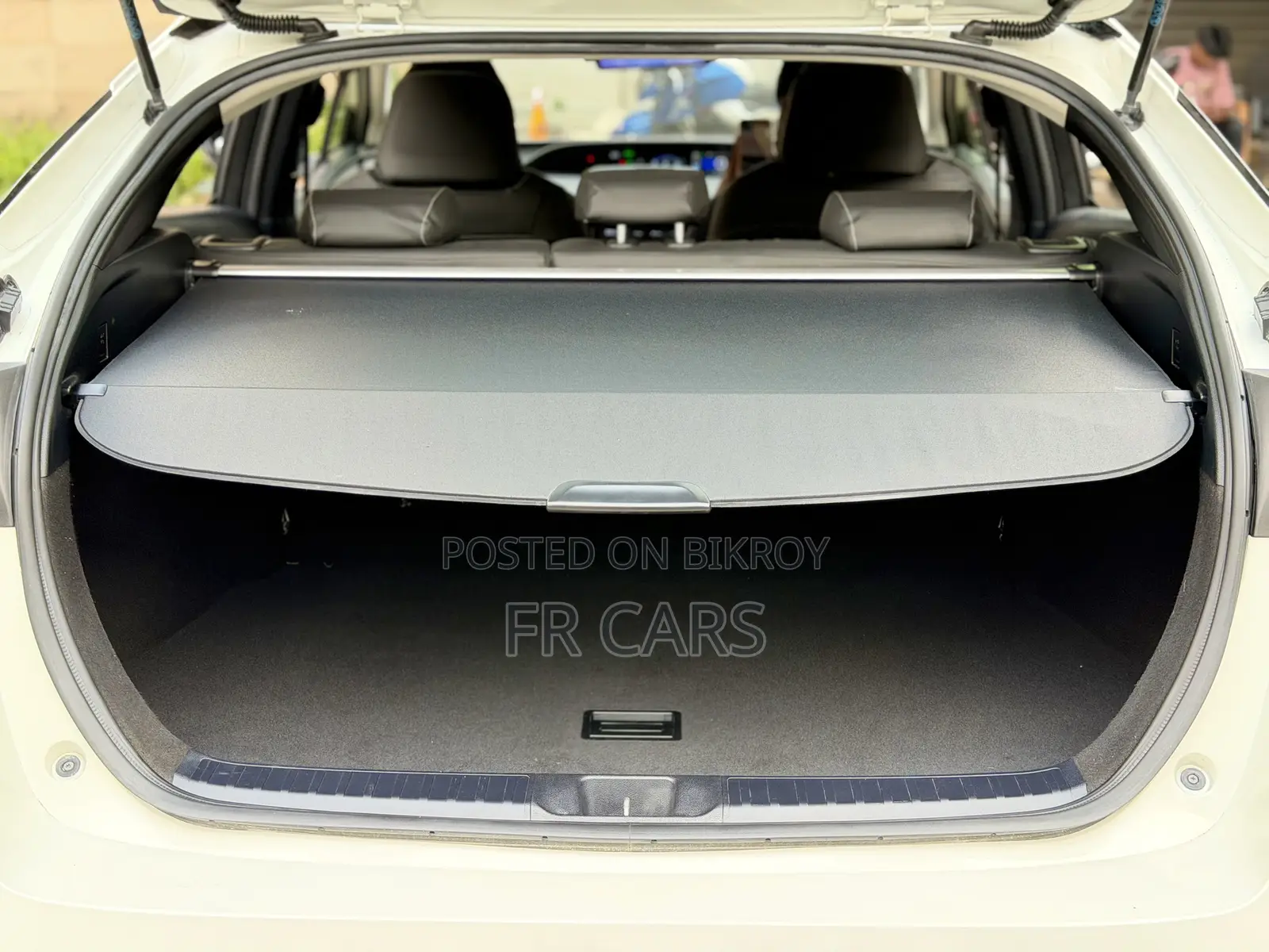 Toyota Prius Four Touring 2018 Pearl