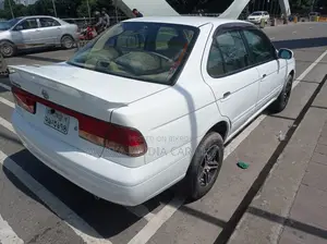 Nissan Sunny 2004 White