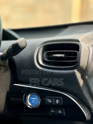 Toyota Prius Four Touring 2017 Pearl