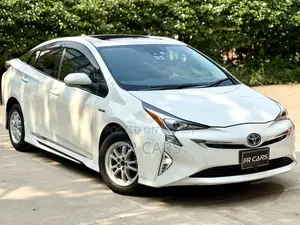 Toyota Prius Four Touring 2017 Pearl