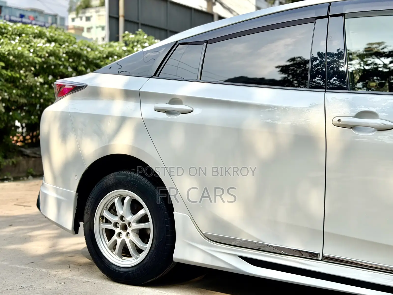 Toyota Prius Four Touring 2017 Pearl