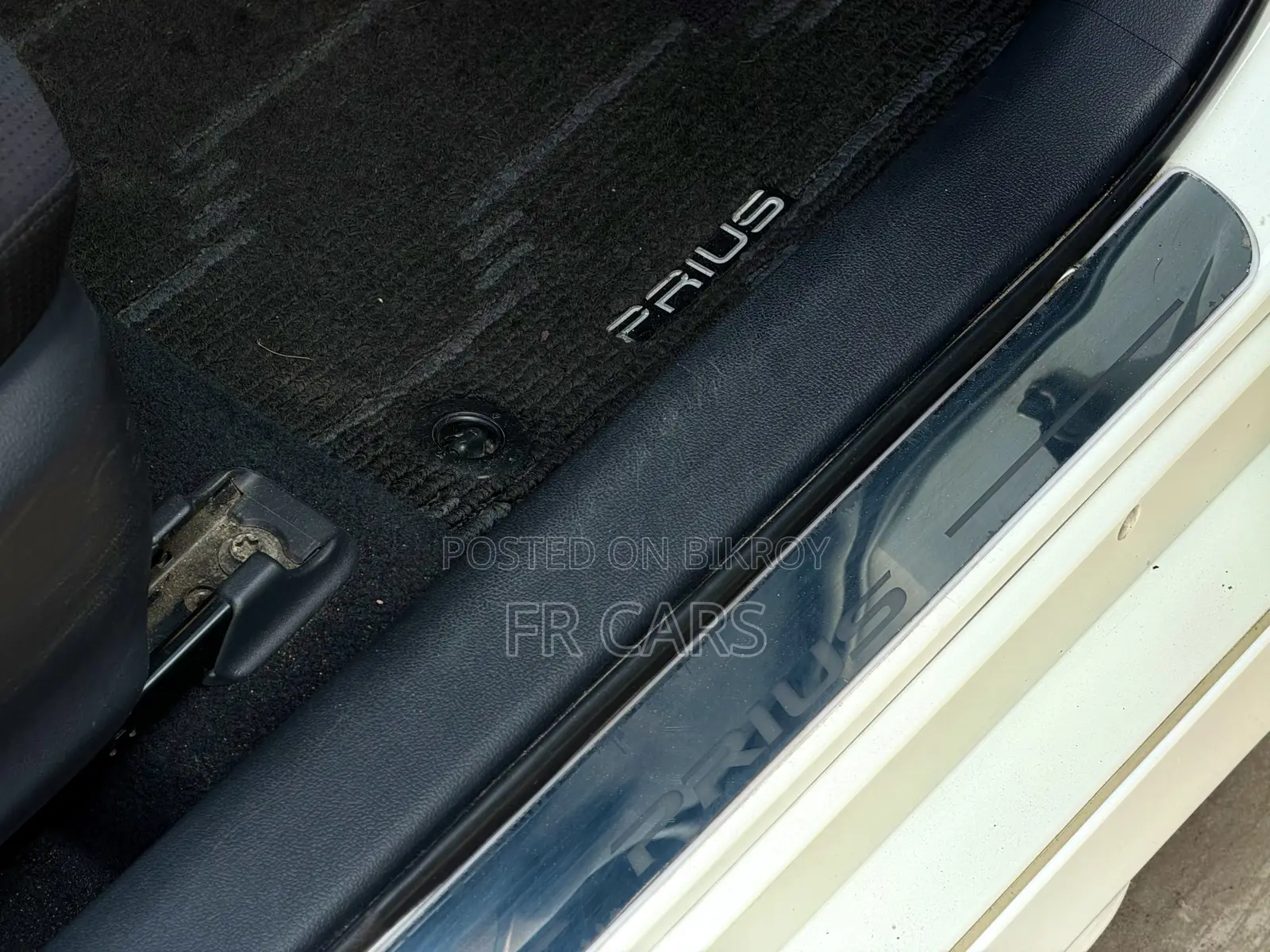 Toyota Prius Four Touring 2017 Pearl