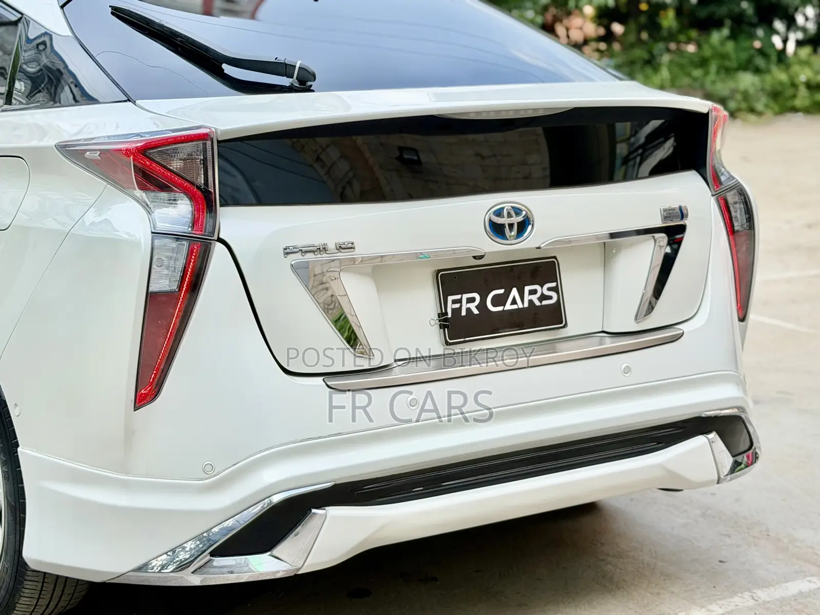 Toyota Prius Four Touring 2017 Pearl
