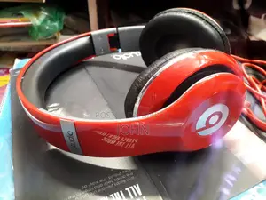 Beats Studio হেডফোন (তারযুক্ত)